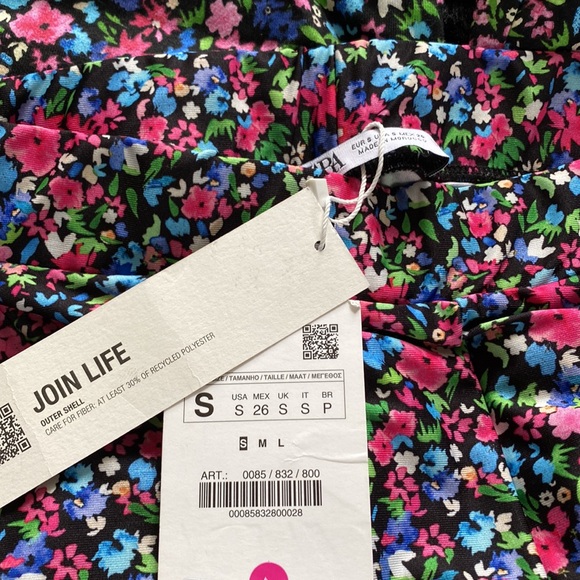 Zara Floral 2 pc Suit - Picture 6 of 7